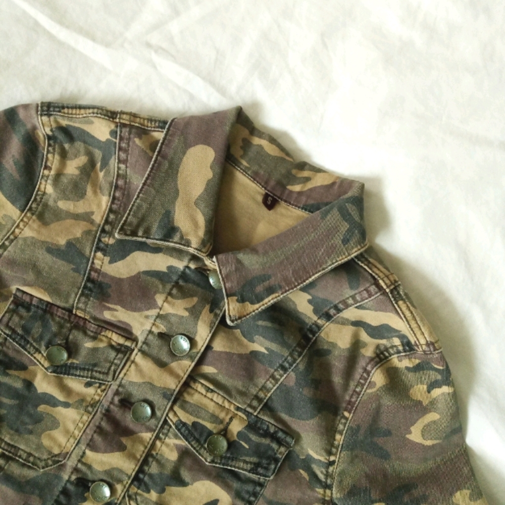 Camoflauge Patterned Denim Jacket
